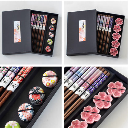 Coffret de baguettes Tanaka en bois naturel avec repose-baguettes sakura