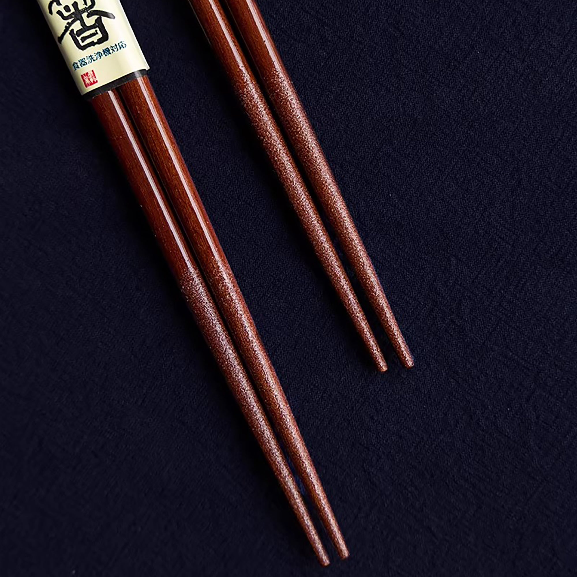 Baguettes japonaises en bois naturel rouge nacré motif zodiac
