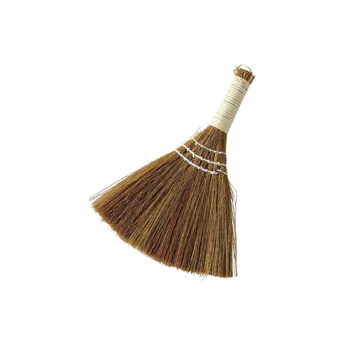 Balai artisanal en herbe naturelle