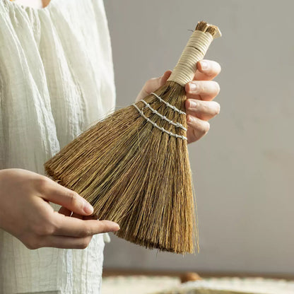 Balai artisanal en herbe naturelle