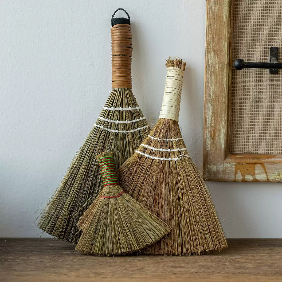 Balai artisanal en herbe naturelle