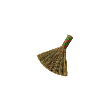 Balai artisanal en herbe naturelle