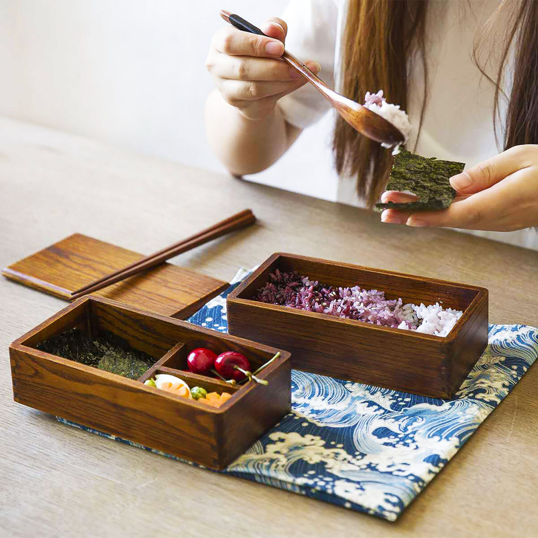 Bento à deux étages en bois avec Laque naturelle