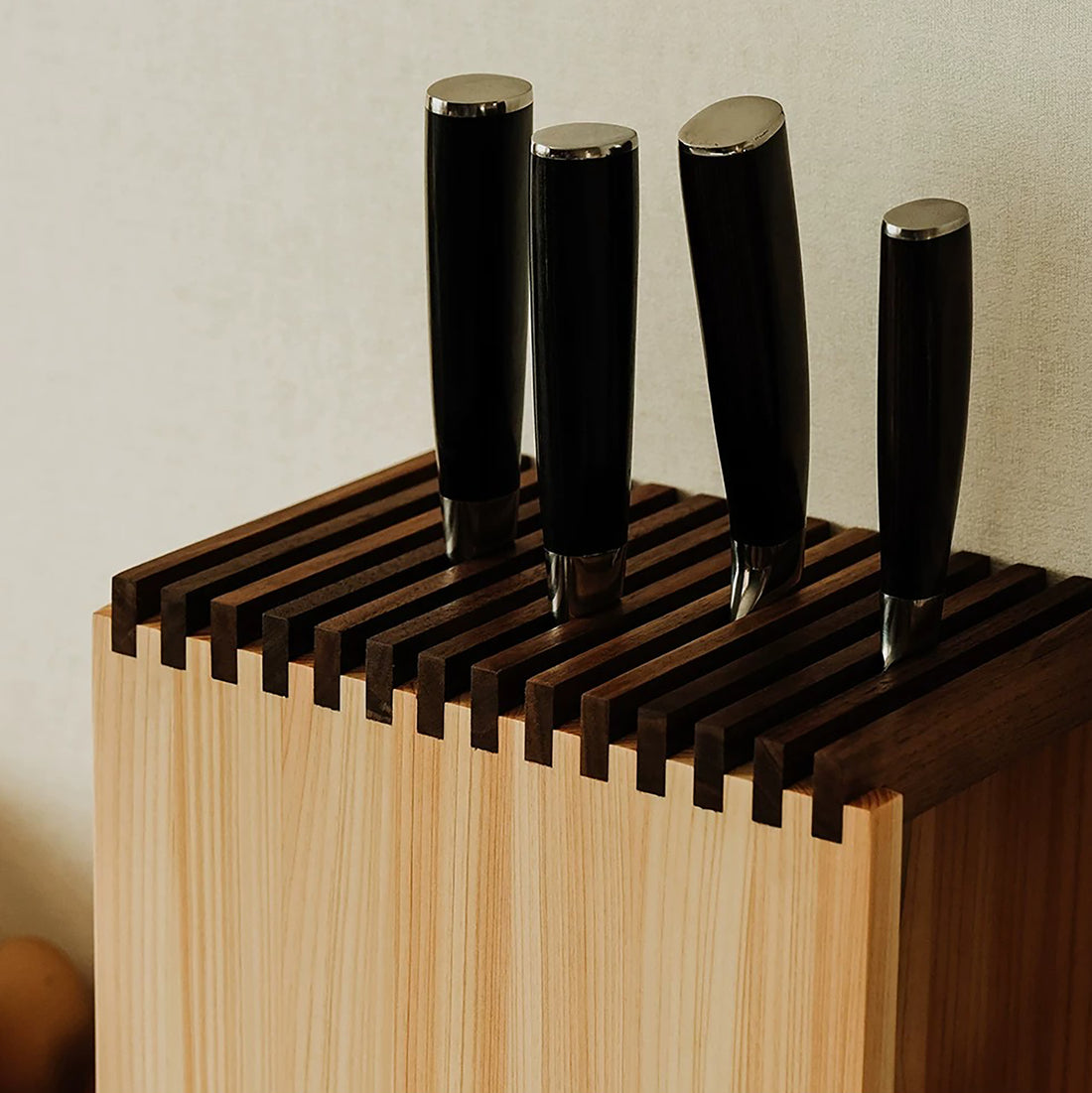 Bloc à couteaux japonais en bois Hinoki 
