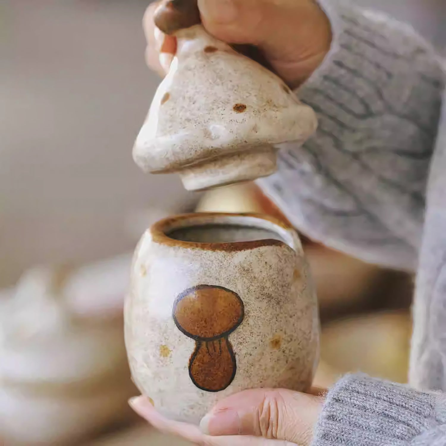 Pot à condiments en céramique fait main motif champignon