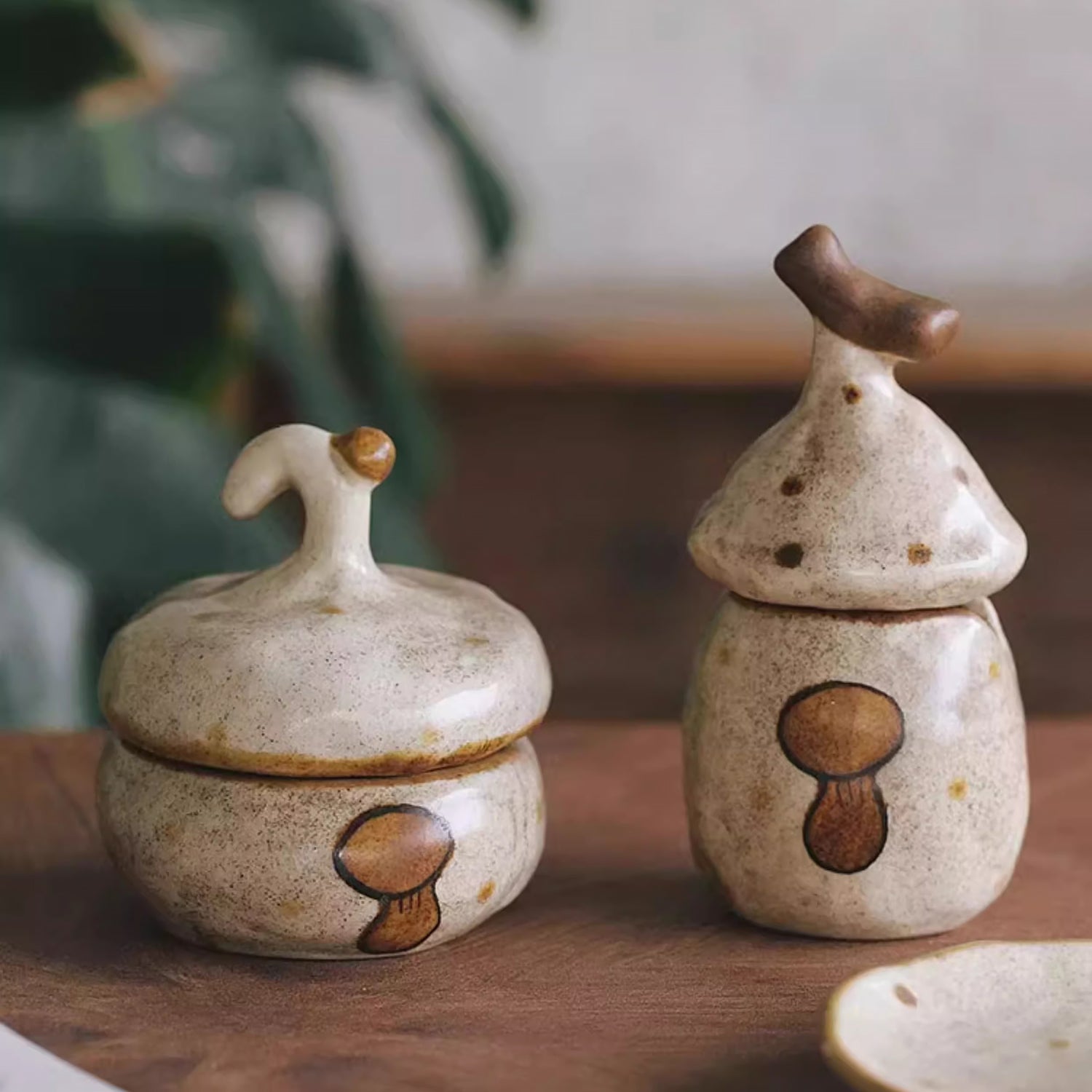 Pot à condiments en céramique fait main motif champignon