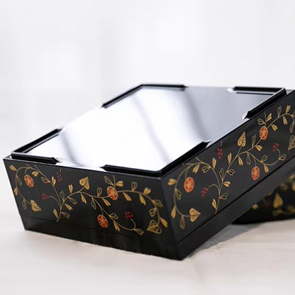 Boîte de rangement japonaise en laque Yamanaka à trois niveaux motif lapin