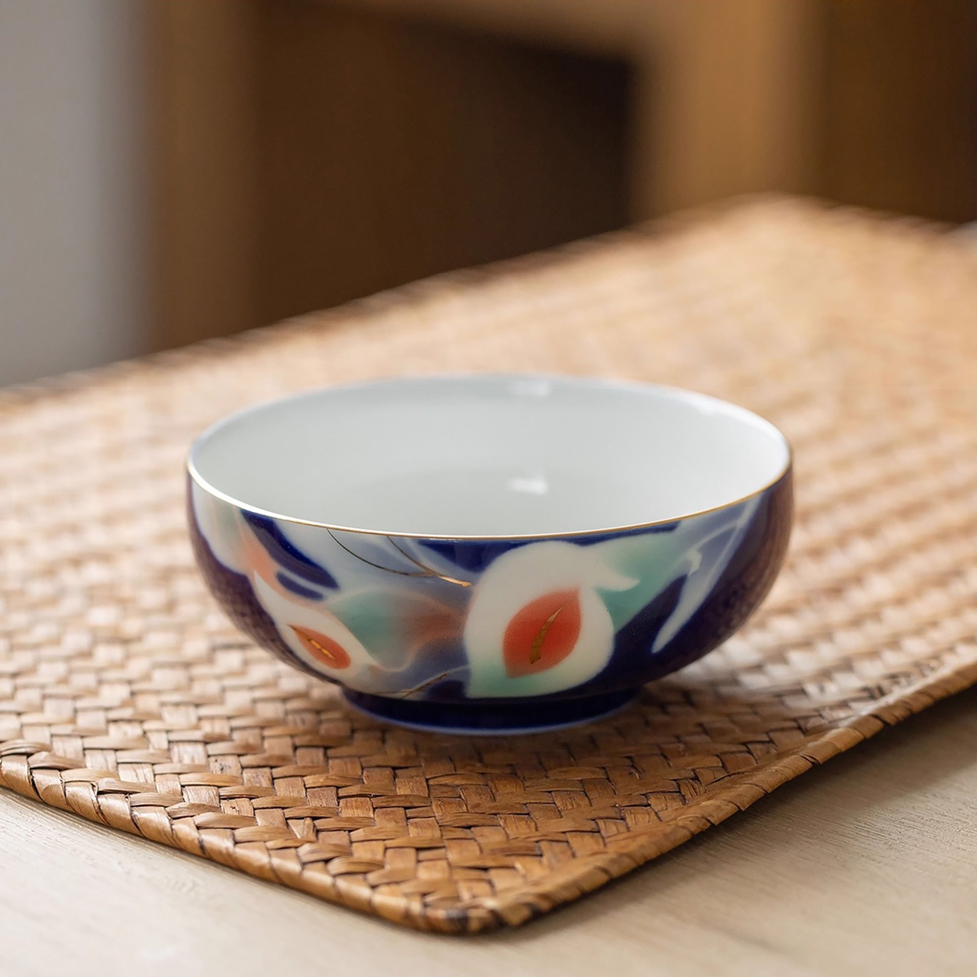 Bol Arita-yaki en porcelaine avec décor doré