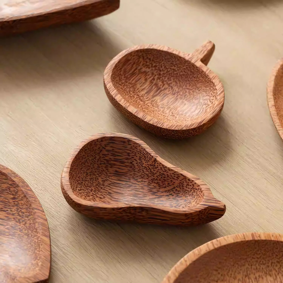 Assiette en bois de coco naturel