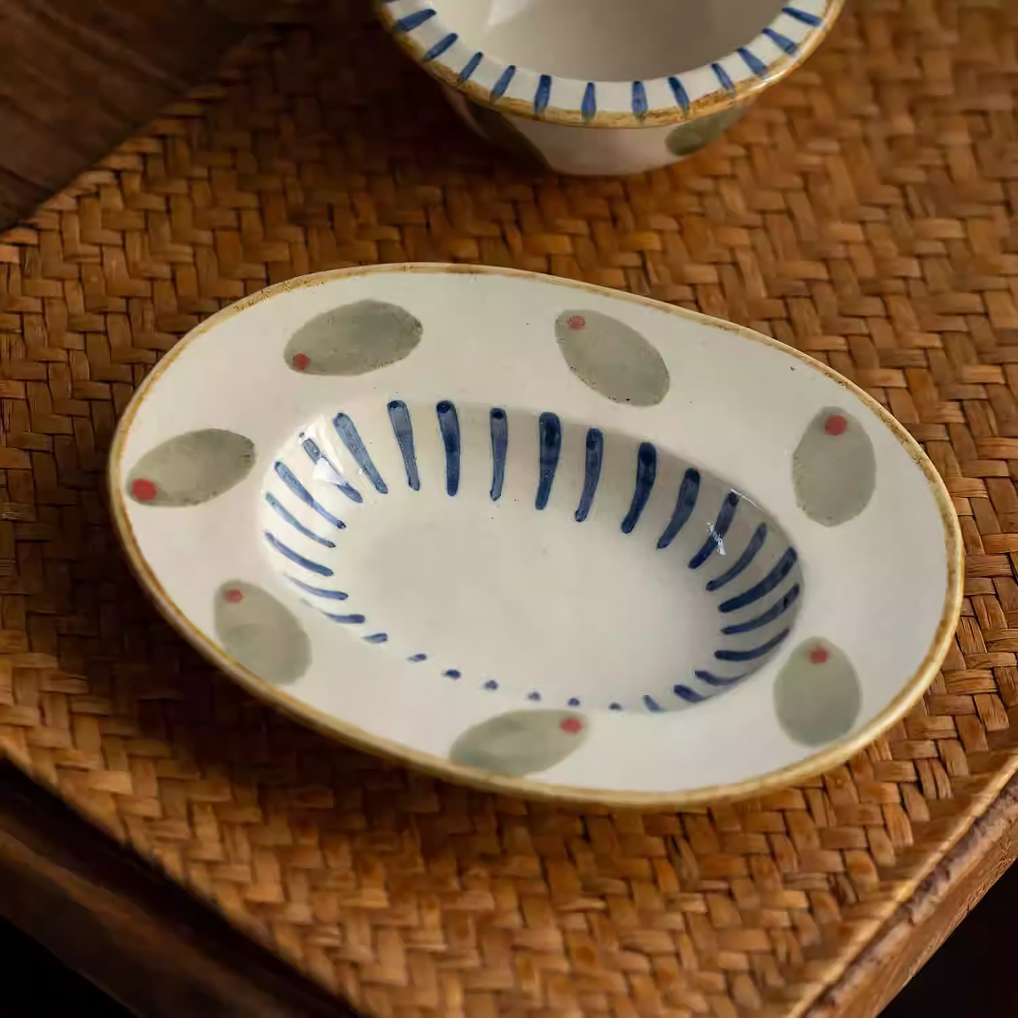 Vaisselle en céramique Minoyaki motif petites feuilles peint à la main