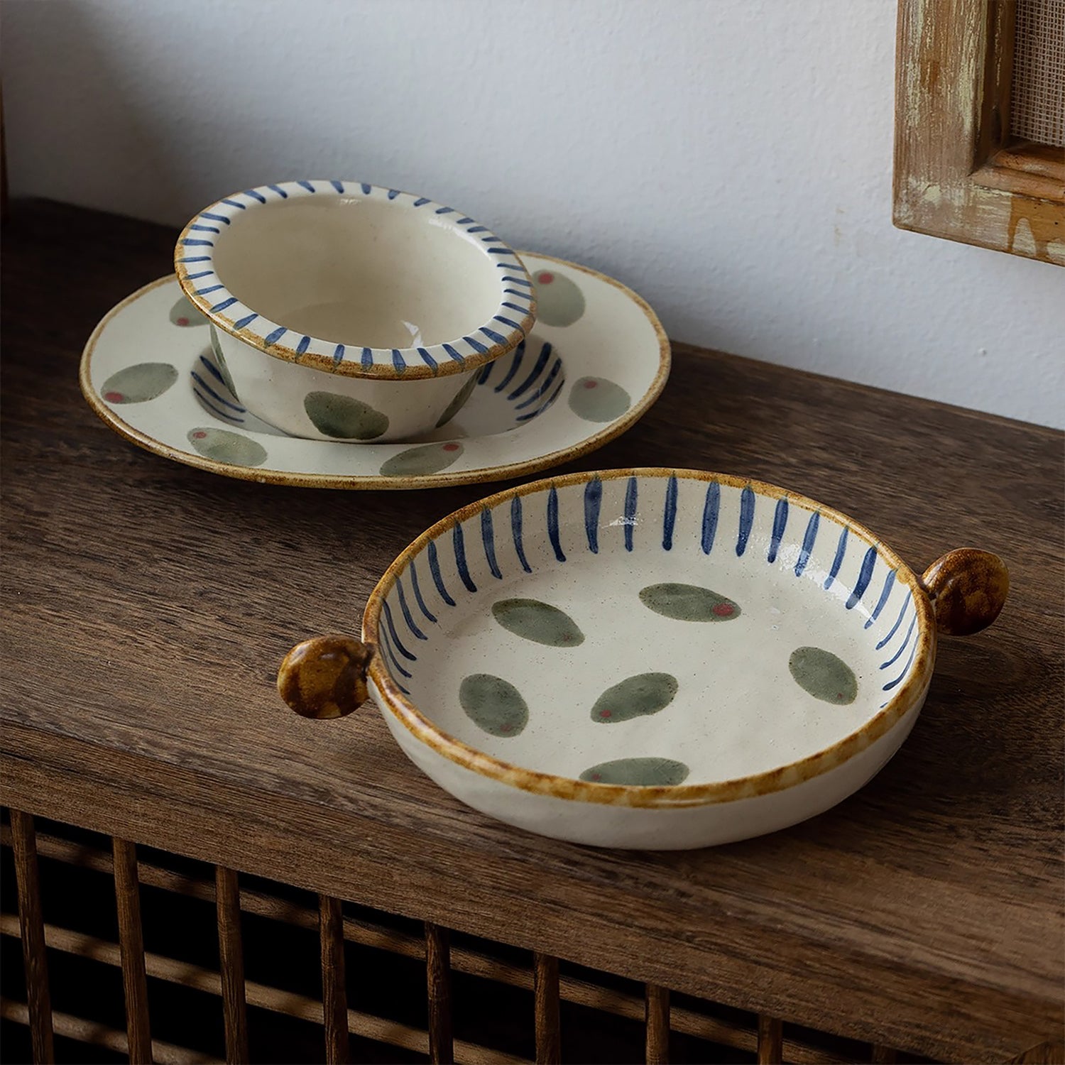 Vaisselle en céramique Minoyaki motif petites feuilles peint à la main