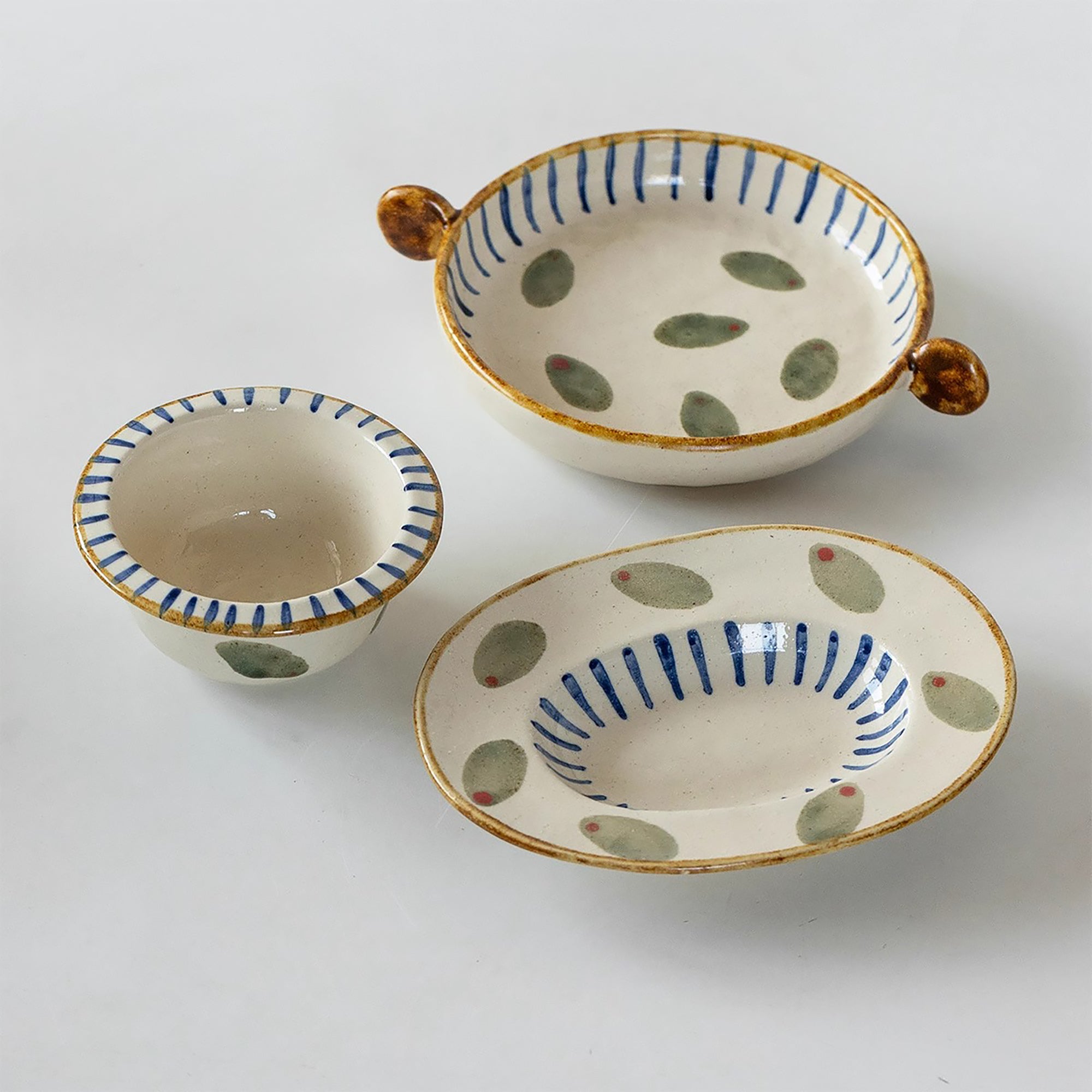 Vaisselle en céramique Minoyaki motif petites feuilles peint à la main