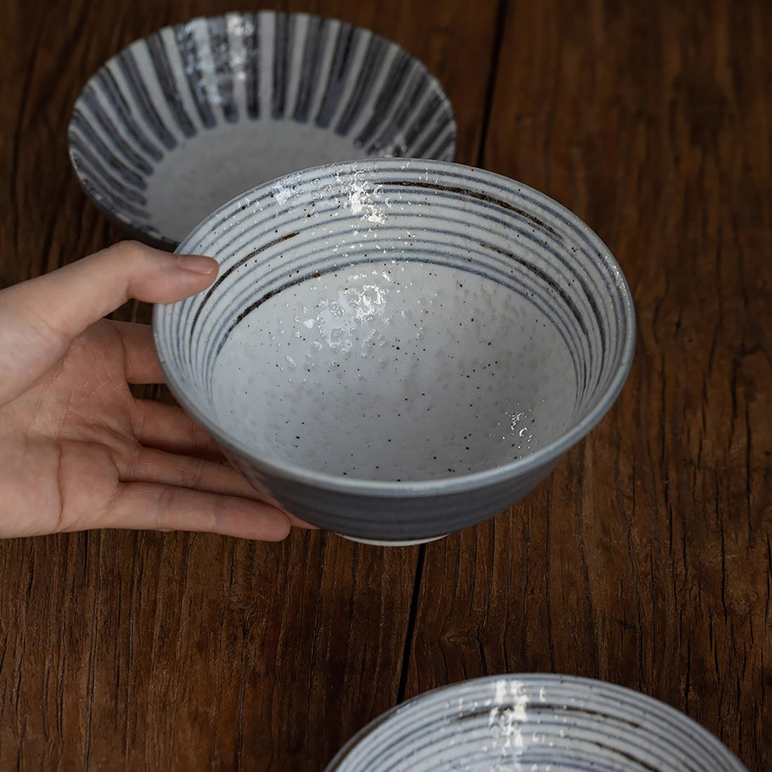 Bol en céramique minimaliste de Minoyaki