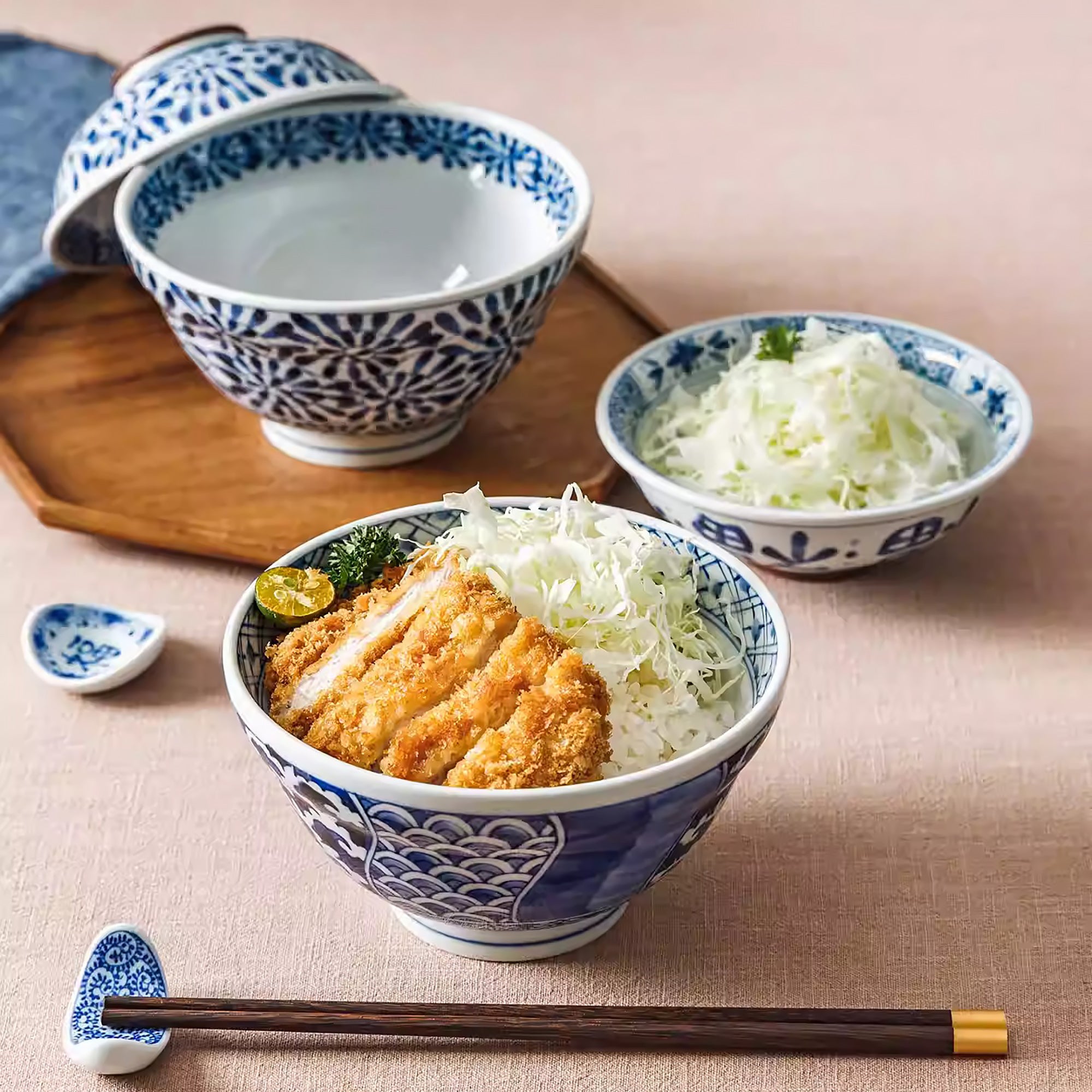 Bol couvert Rintrindo en céramique bleu et blanc