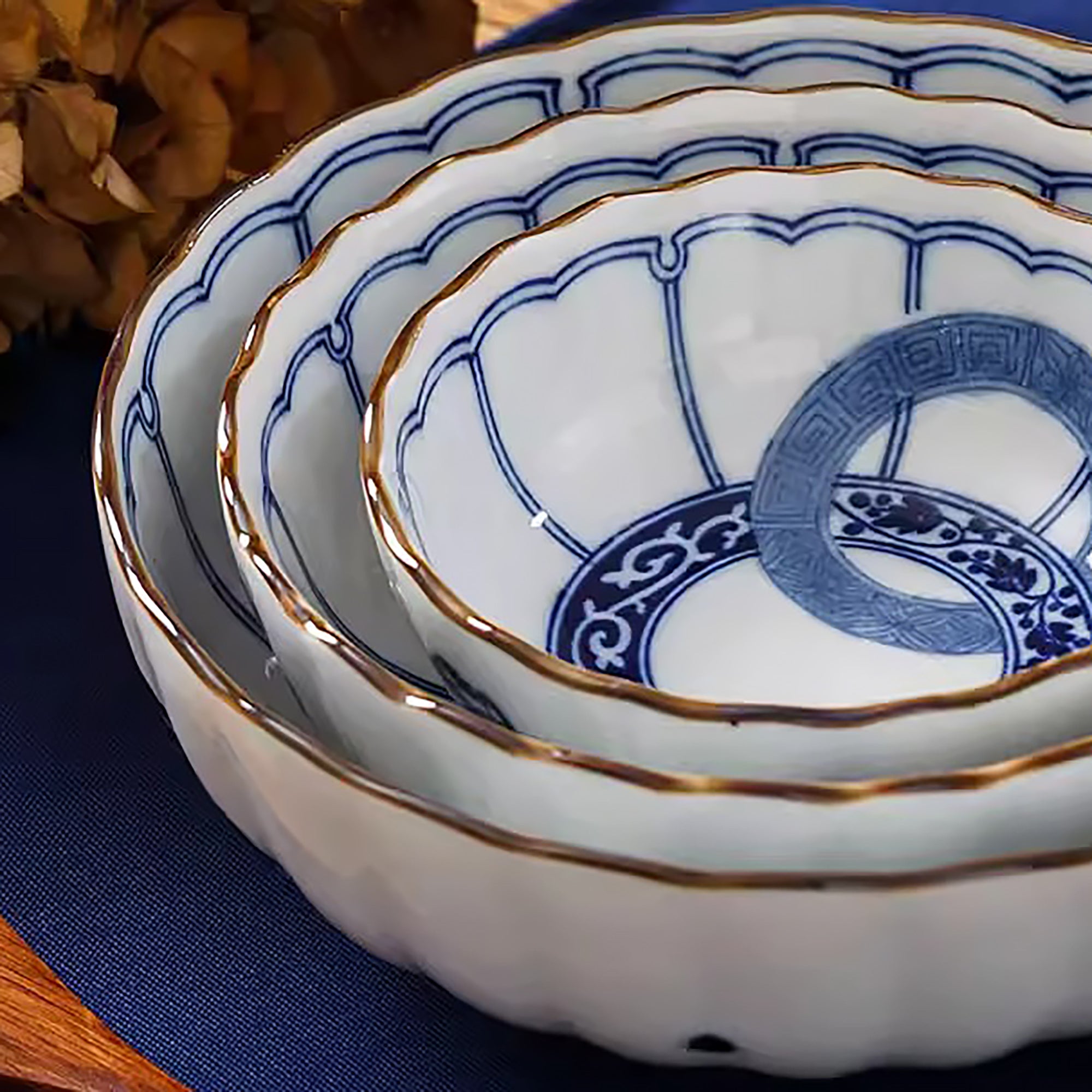 Vaisselle Minoyaki motif double anneau bleu et blanc