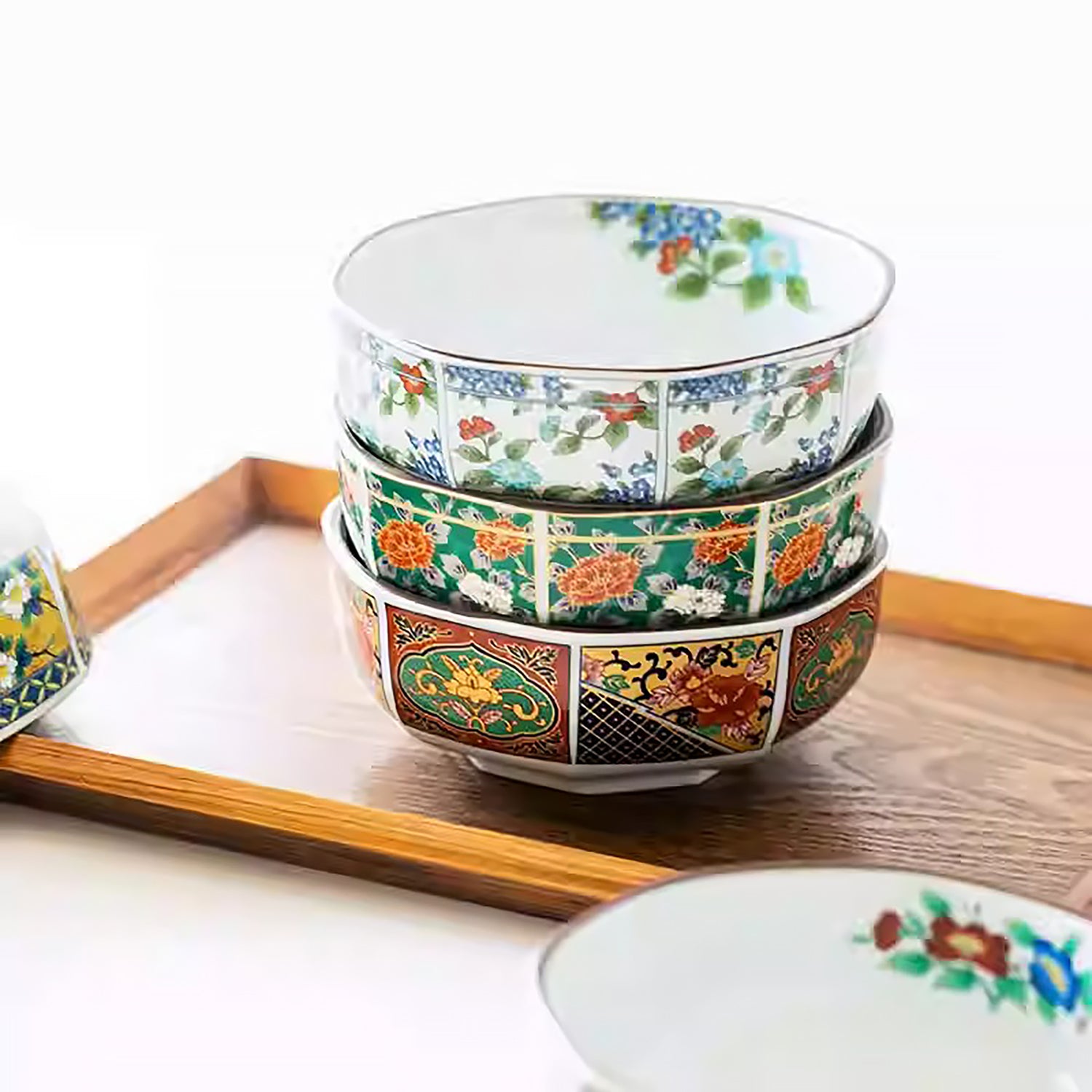 Bol octogonal Minoyaki avec motifs floraux teintés