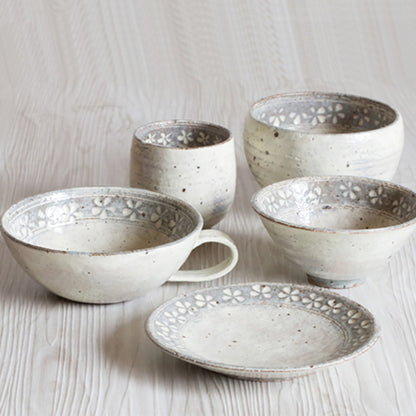 Bol Ginpo Mishima avec motif floral