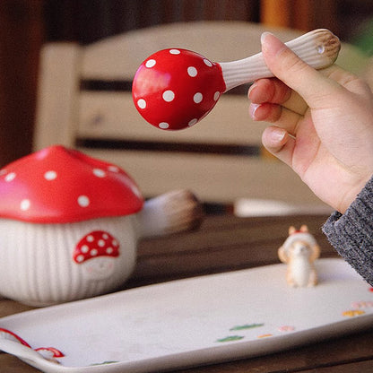 Vaisselle de petit-déjeuner en forme de champignon