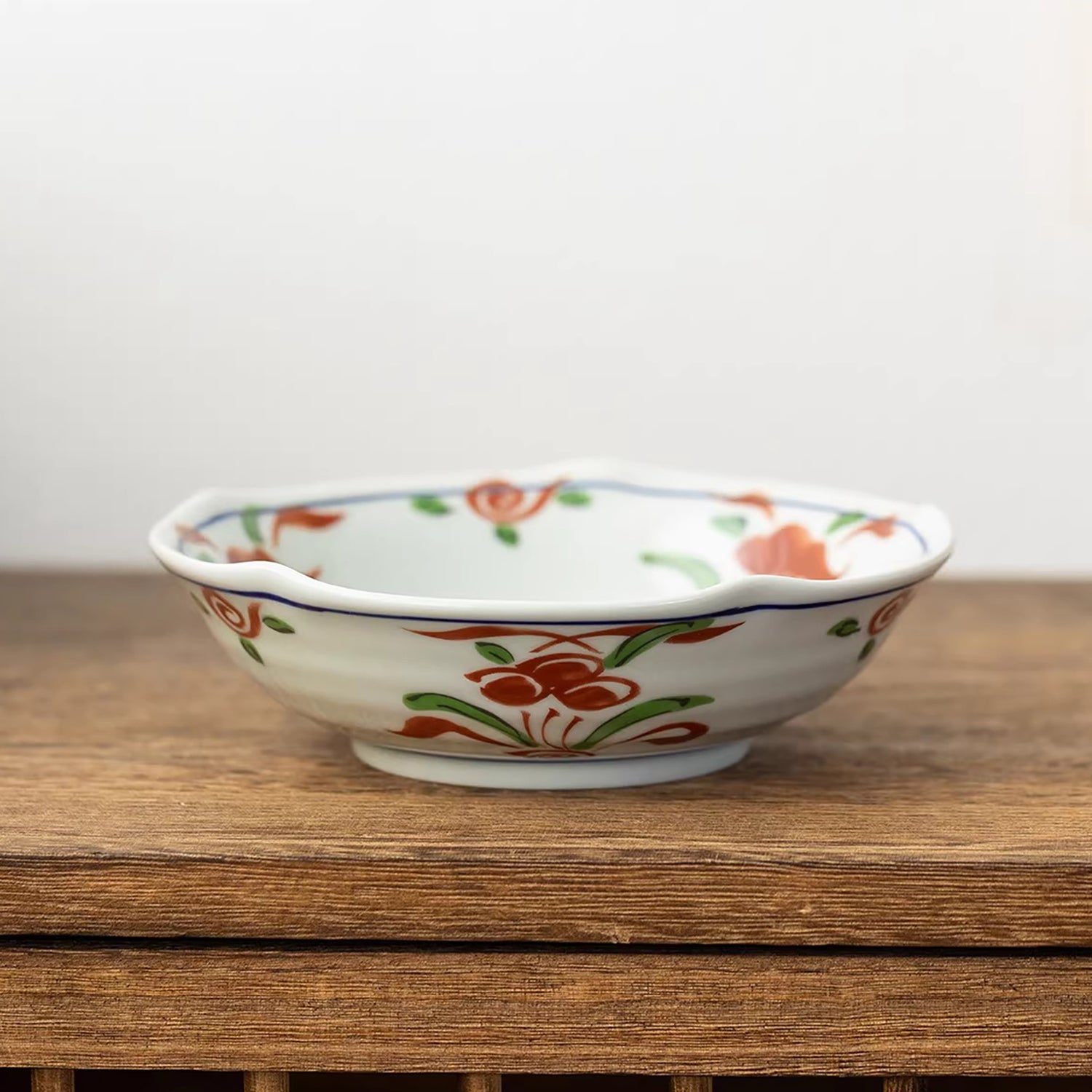 Bol en porcelaine Aritayaki décor Akae pivoine peint à la main