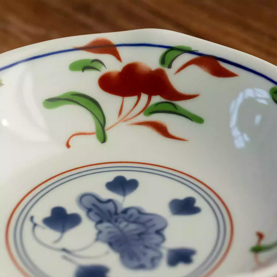 Bol en porcelaine Aritayaki décor Akae pivoine peint à la main