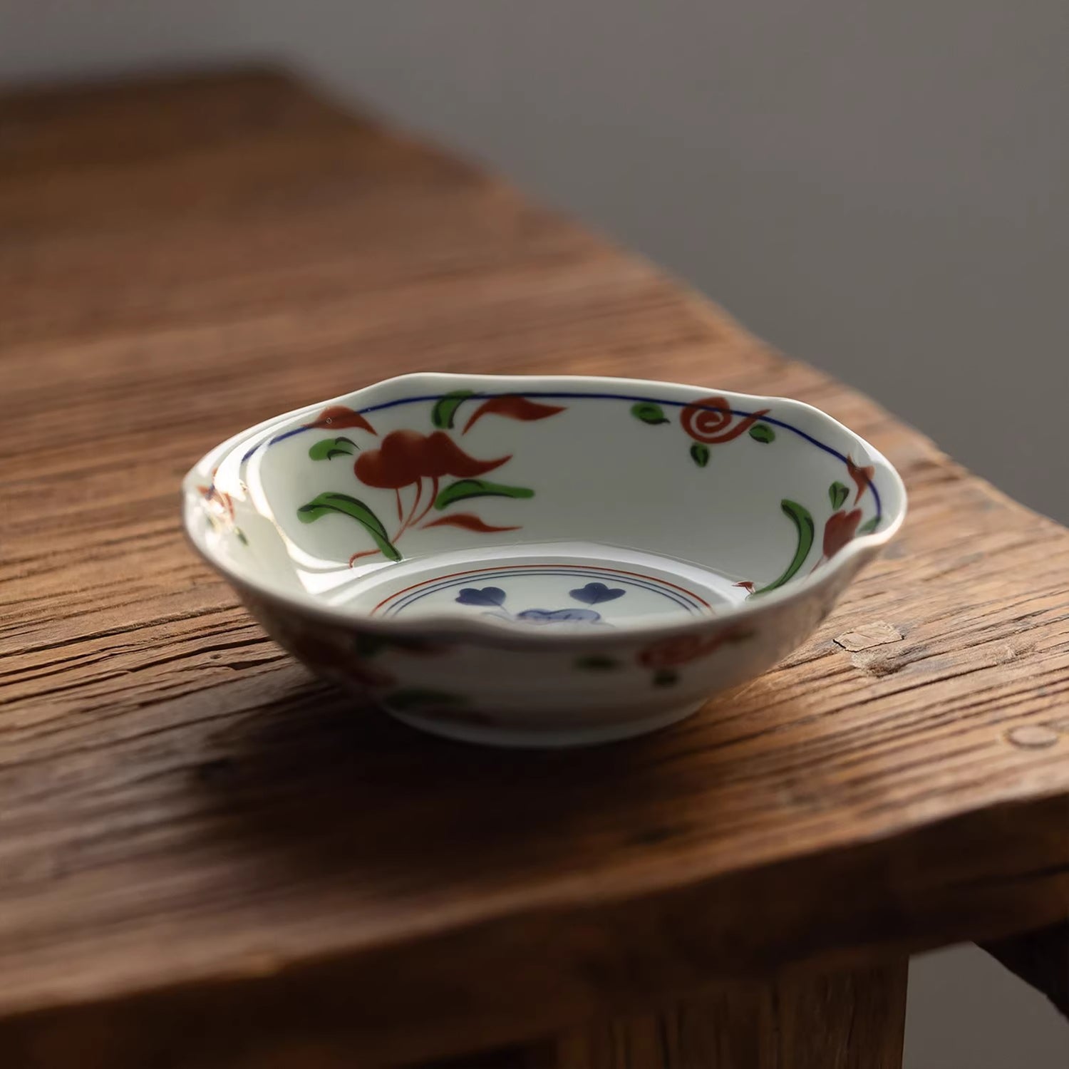 Bol en porcelaine Aritayaki décor Akae pivoine peint à la main