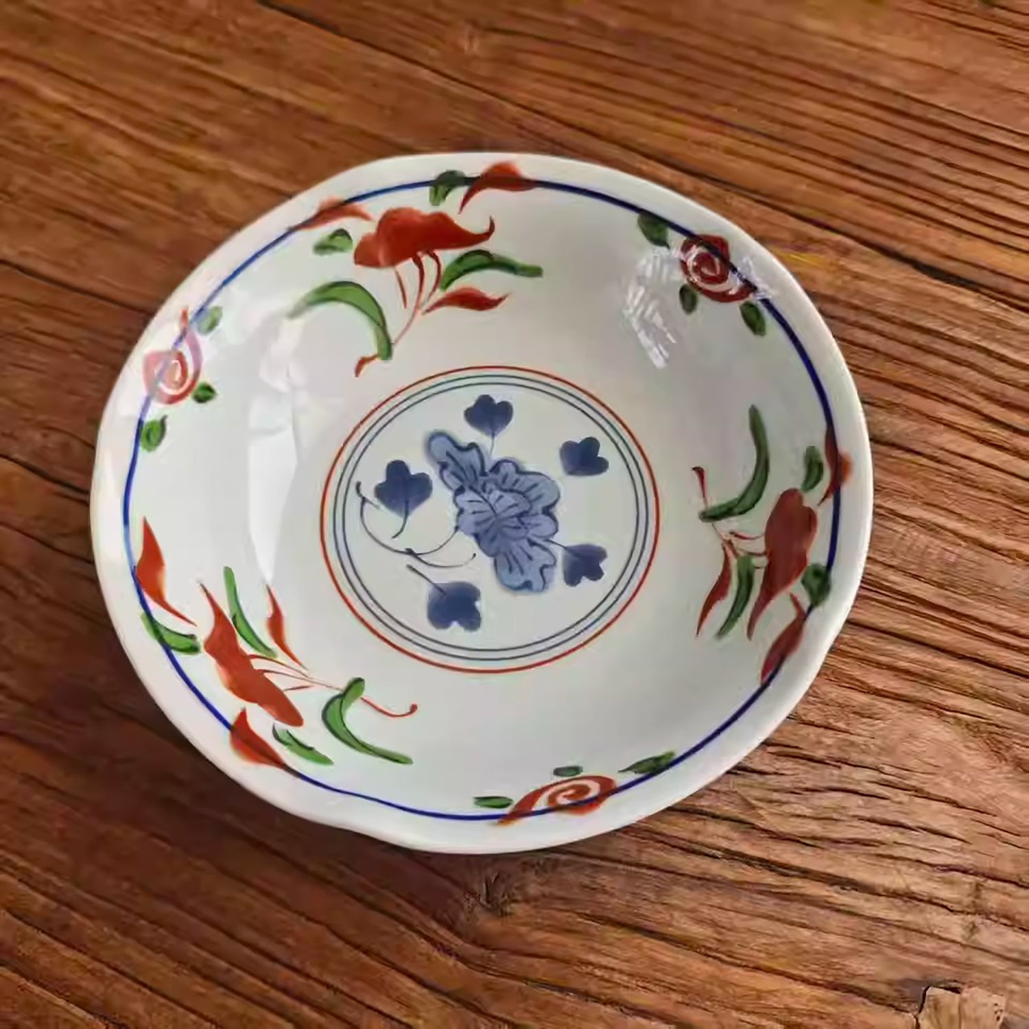 Bol en porcelaine Aritayaki décor Akae pivoine peint à la main