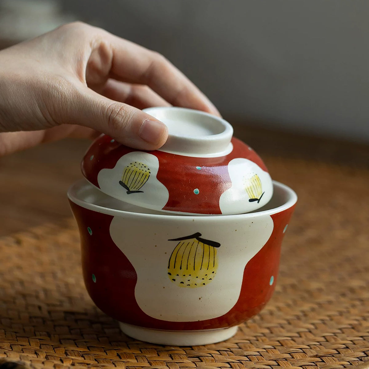 Bol à chawanmushi Setoyaki à décor Aka-e