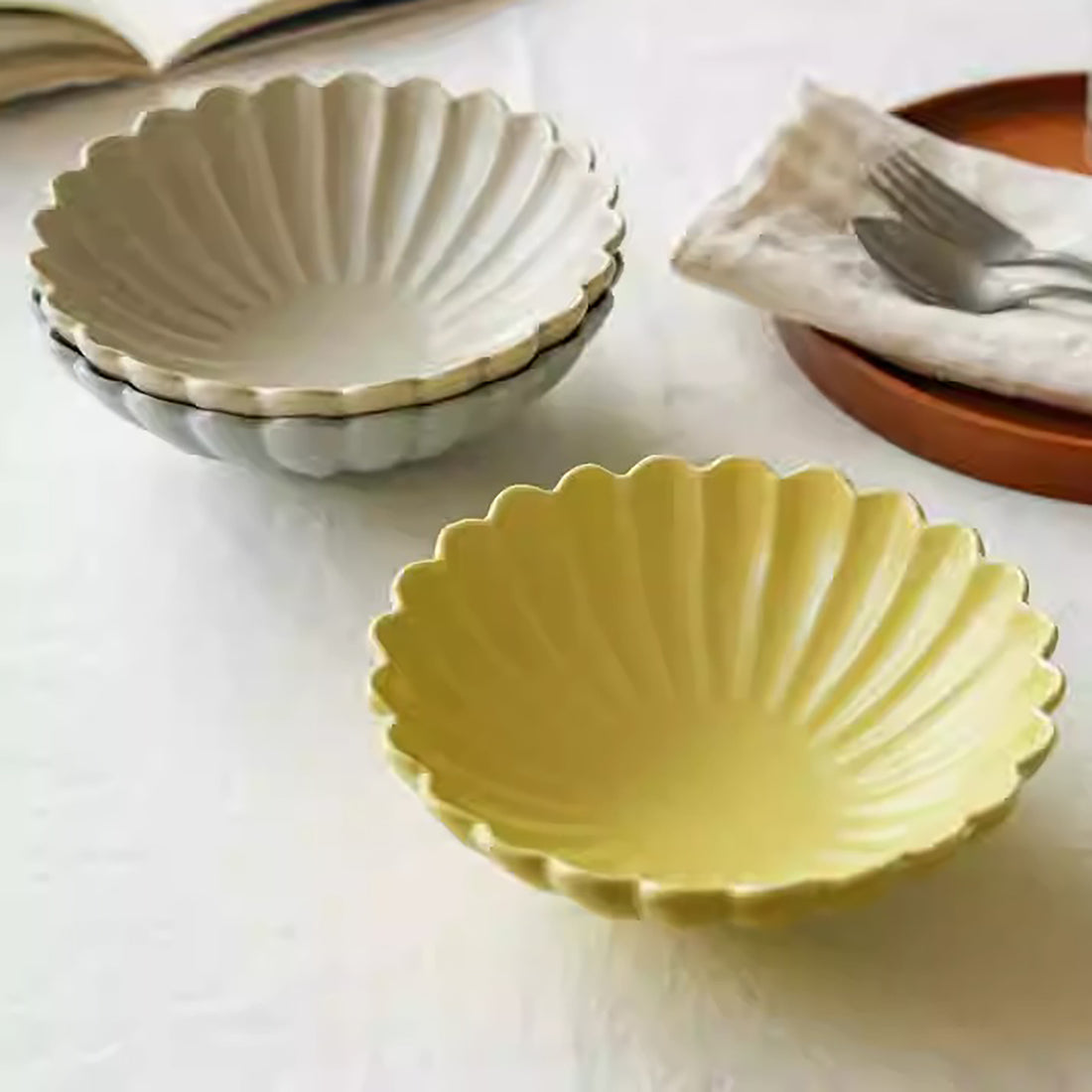 Assiette Mino-yaki forme chrysanthème 