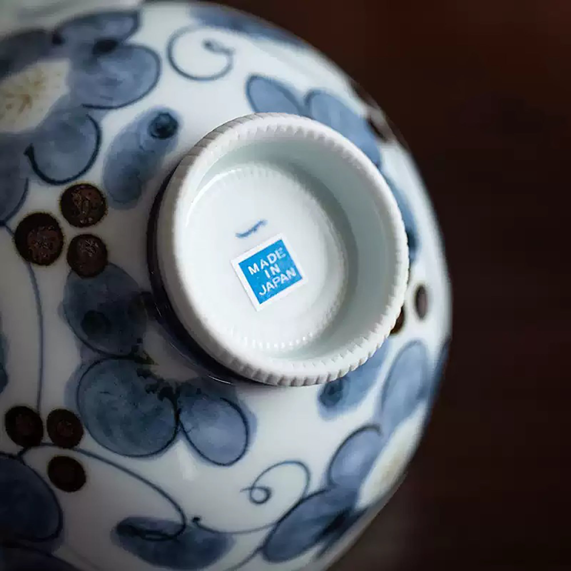 Bol en porcelaine Mino-yaki Issei décor feuilles ondoyantes