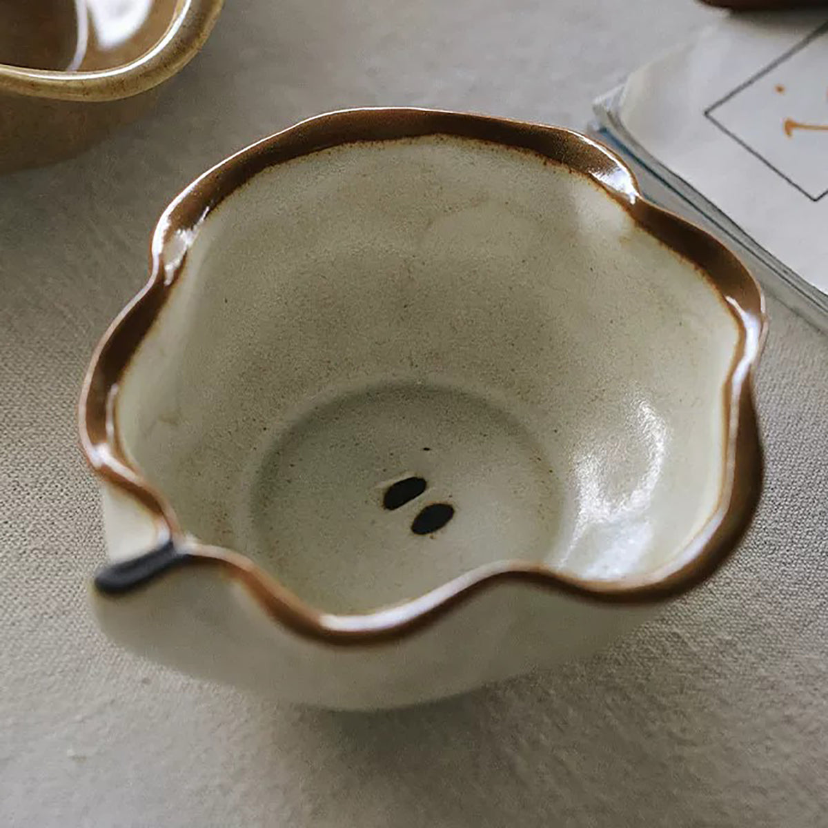 Bol en céramique artisanale en forme de fruit