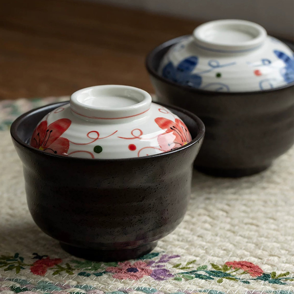 Bol à chawanmushi Setoyaki avec Fleurs de cerisier peintes à la main