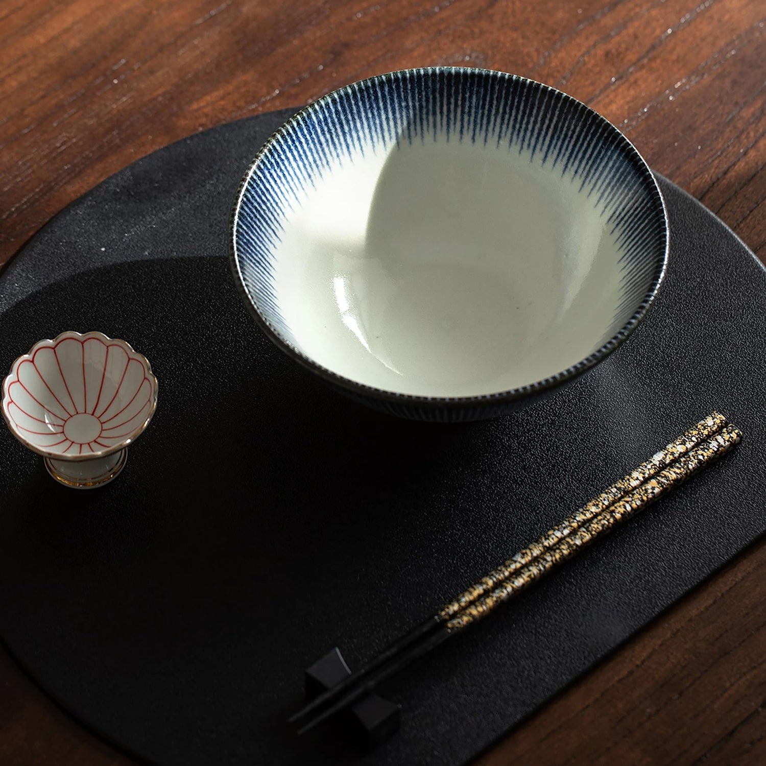 Bol à ramen japonais Hatsuichi motif jūso bleu