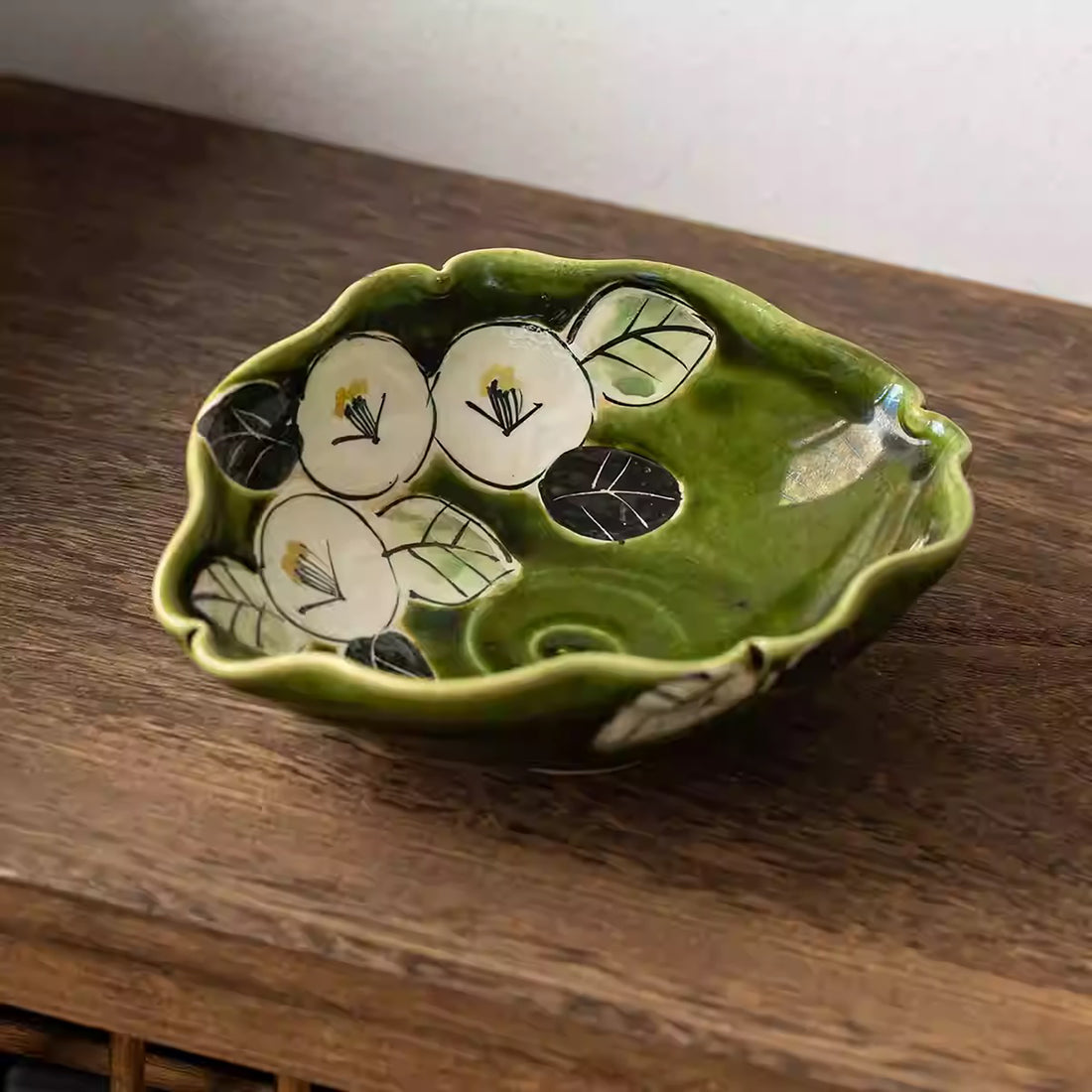 Bol Setoyaki Oribe vert motif camélia