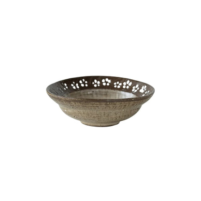 Bol artisanal en céramique style Wabi-Sabi avec Petites fleurs blanches