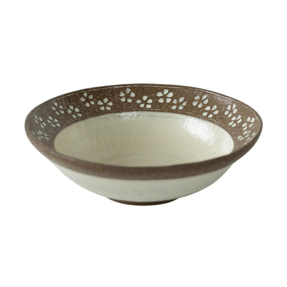 Bol artisanal en céramique style Wabi-Sabi avec Petites fleurs blanches