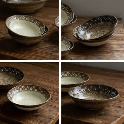 Bol artisanal en céramique style Wabi-Sabi avec Petites fleurs blanches