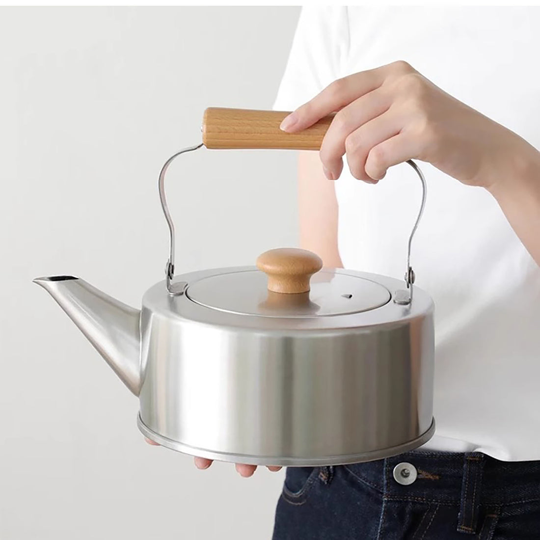 Bouilloire japonaise en inox FREIZ avec poignée en bois
