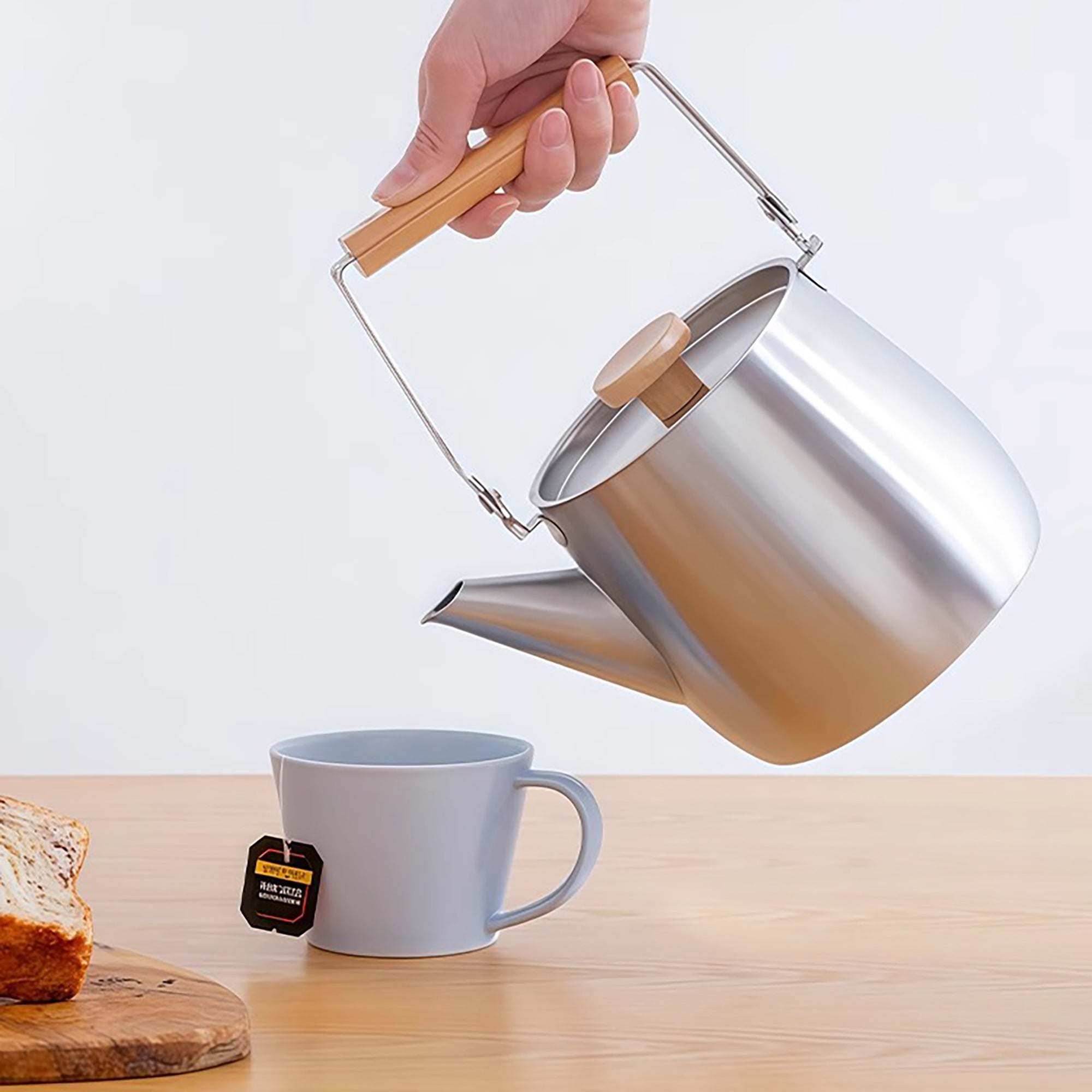 Bouilloire en acier inoxydable Yoshikawa avec poignée pliante en bois