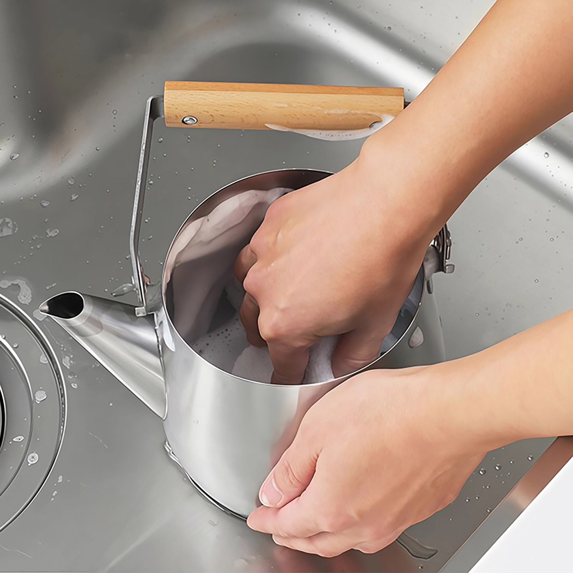 Bouilloire en acier inoxydable Yoshikawa avec poignée pliante en bois