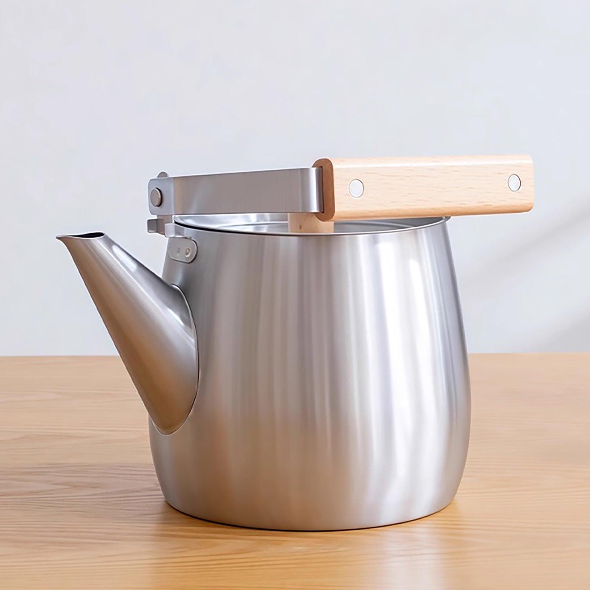Bouilloire en acier inoxydable Yoshikawa avec poignée pliante en bois