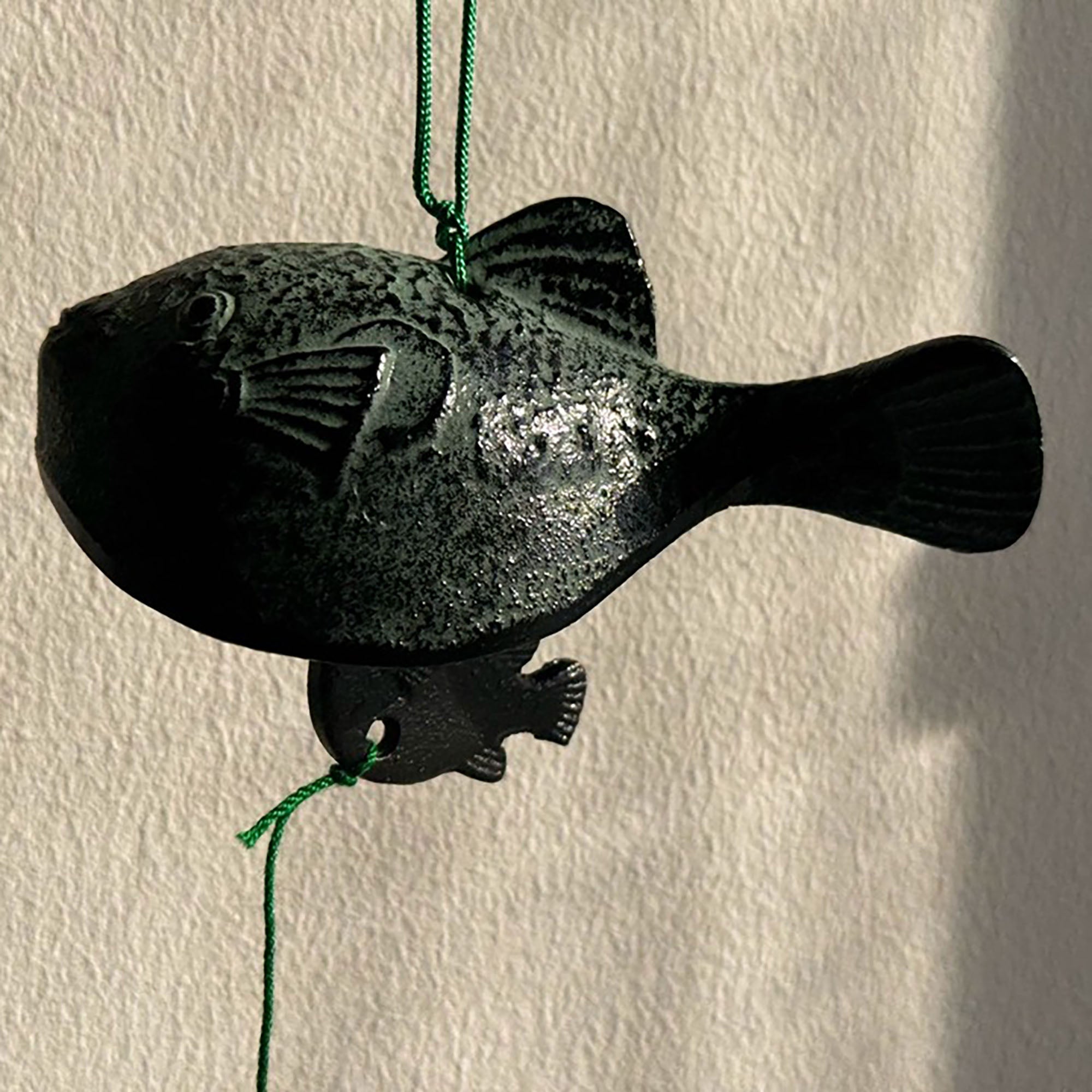 Carillon Poisson globe en fonte Nambu