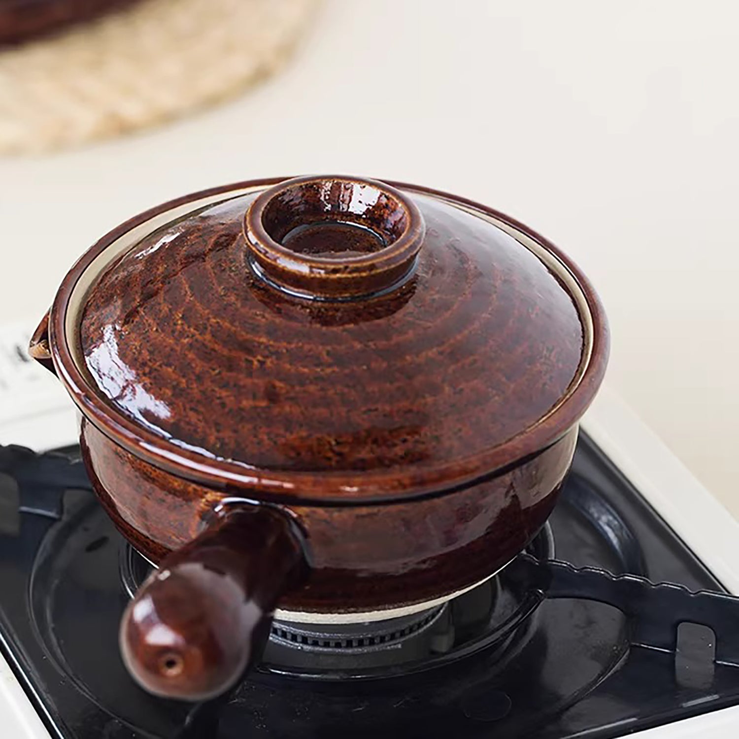 Cocotte Iga-yaki avec poignée latérale et bec verseur