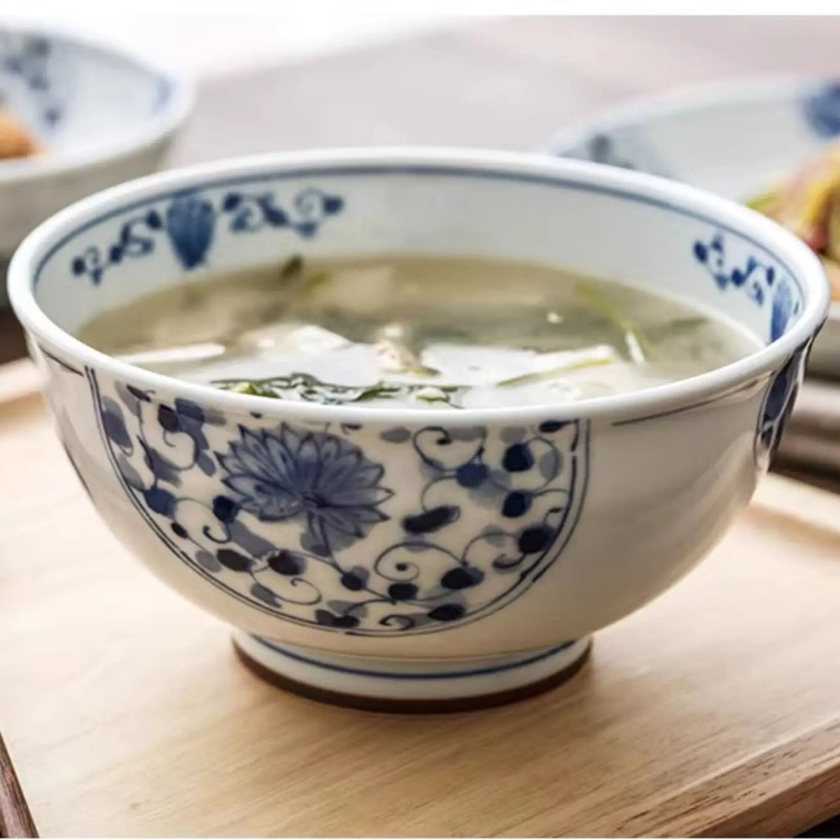 Vaisselle japonaise Rintrindo Hana Imari en porcelaine bleue et blanche