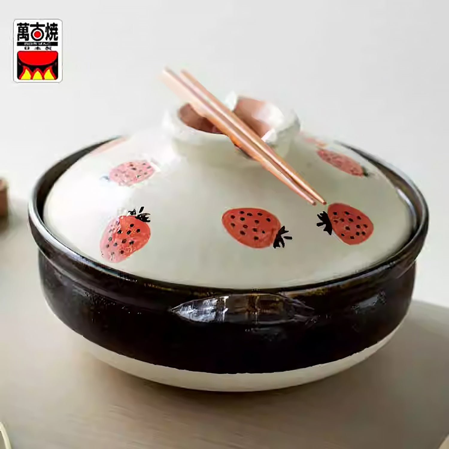 Donabe Banko-yaki peint à la main avec motif fraise