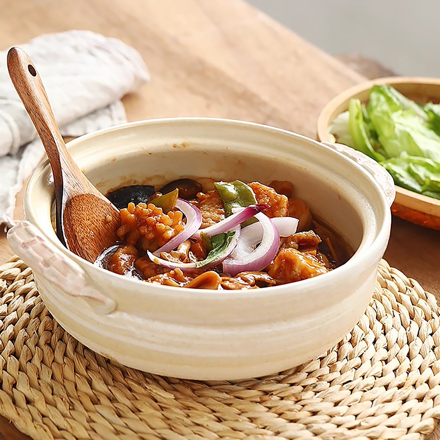 Donabe Banko-yaki à motif camélia fait main