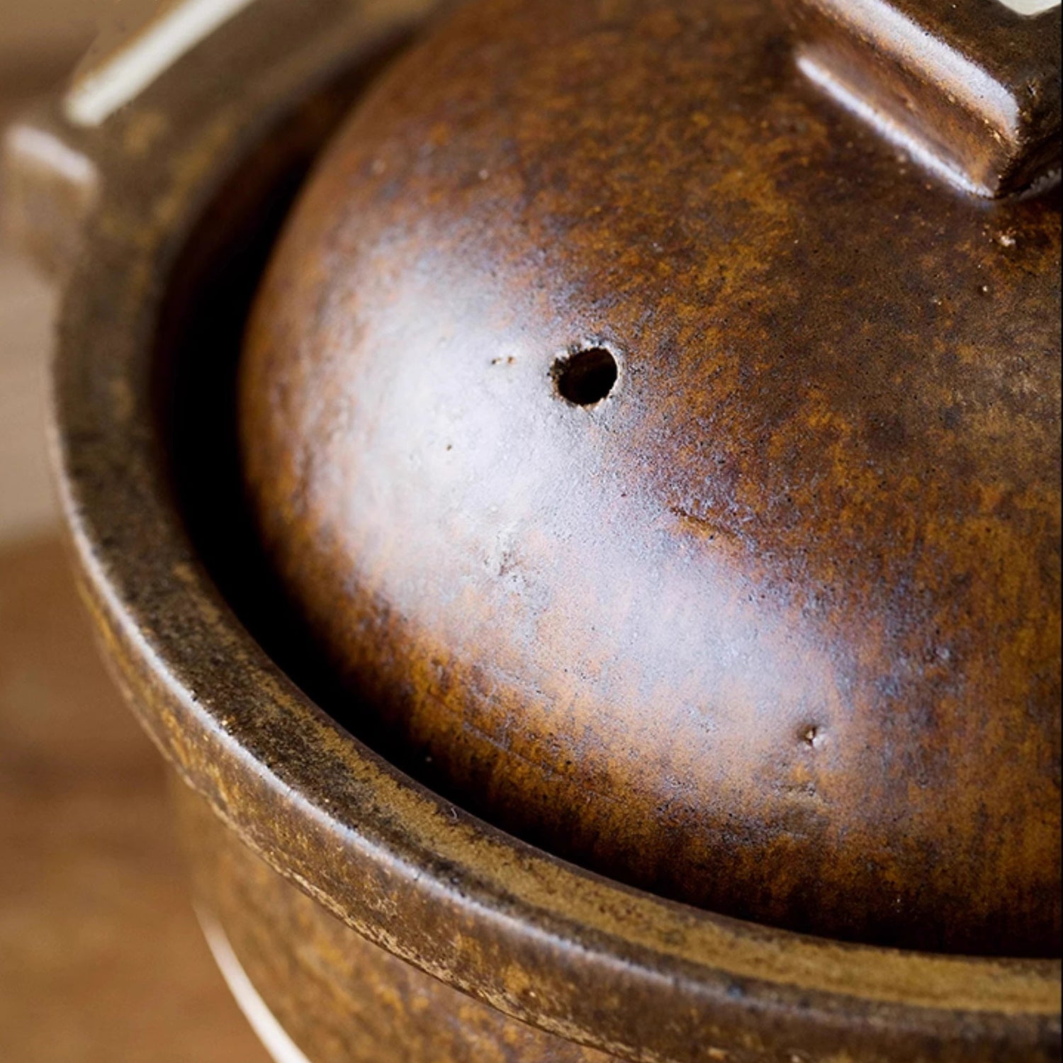 Cocotte en grès Shigaraki-yaki rustique