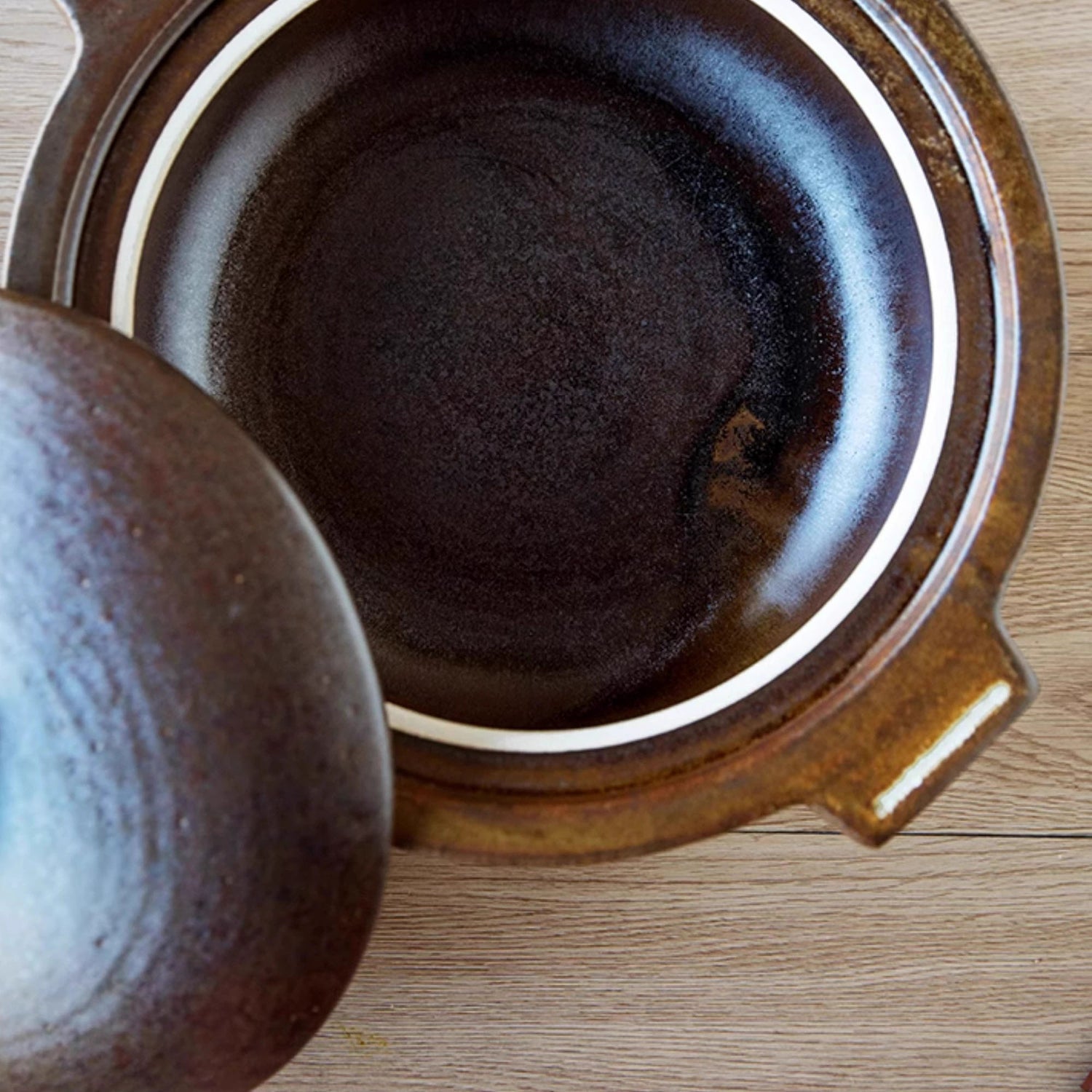 Cocotte en grès Shigaraki-yaki rustique
