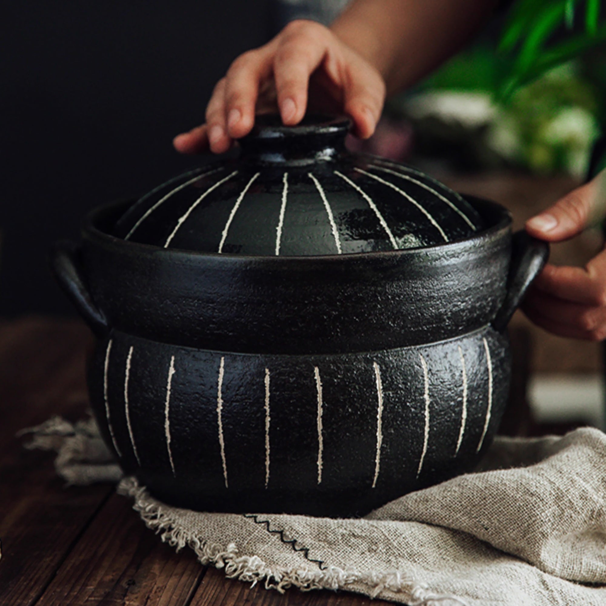 Donabe à double couvercle noir Tokusa