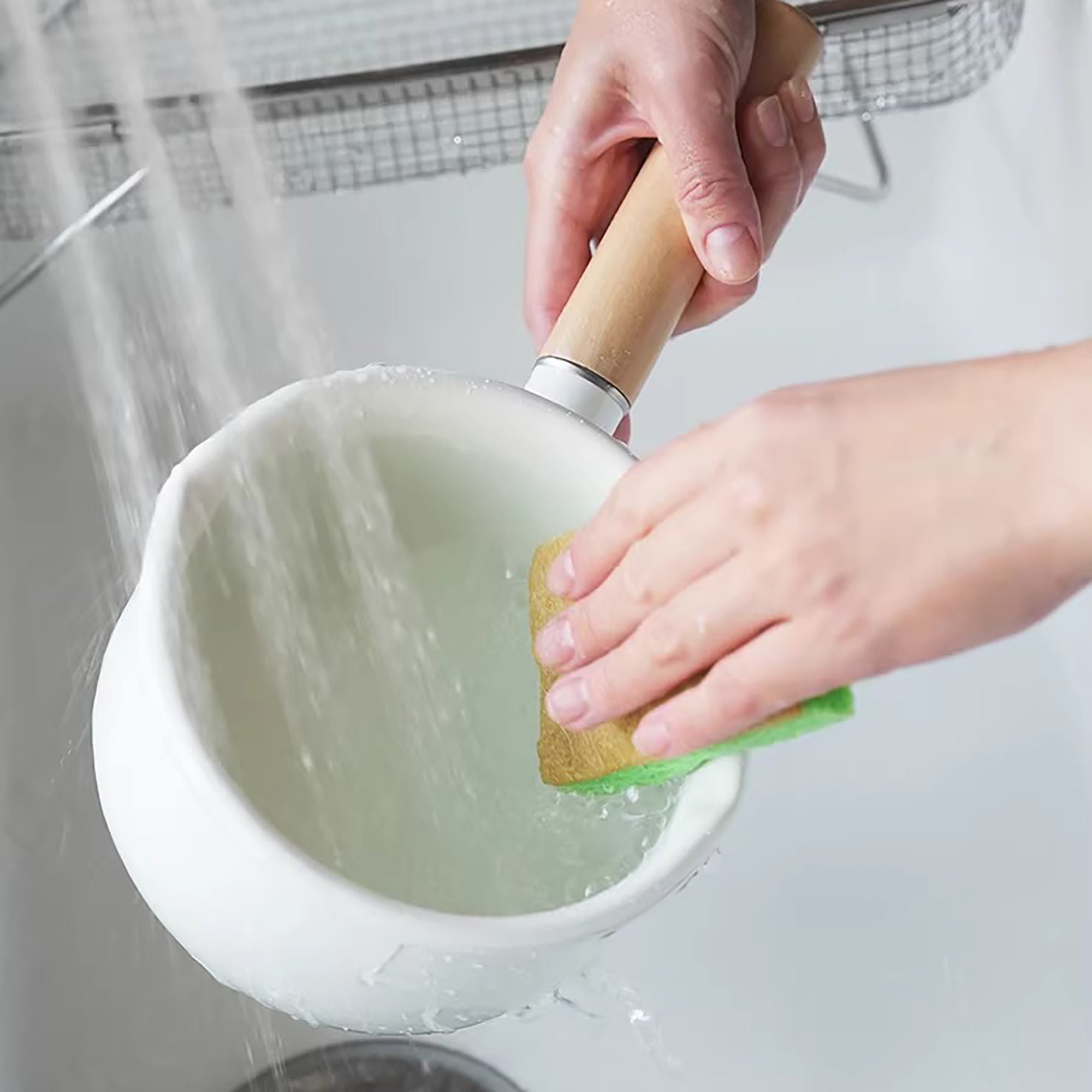 Mini casserole en émail avec manche en bois Shimoyama