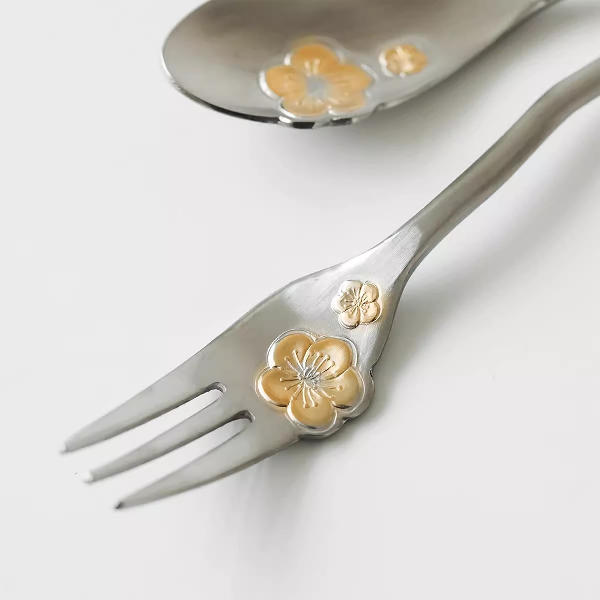 Couvert à dessert en acier inoxydable avec design Sakura 